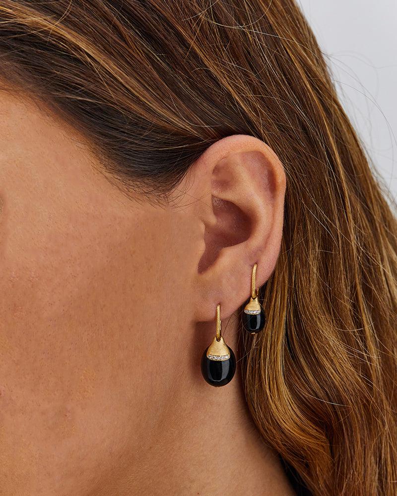 DANCING "CILIEGINA" GOLD AND BLACK ONYX BALL DROP SINGLE EARRING WITH DIAMONDS DETAILS (SMALL)