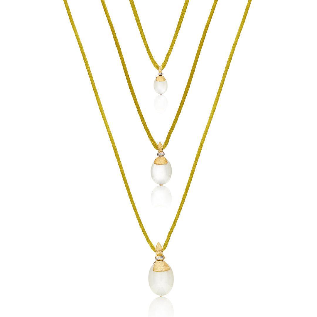 WHITE DESERT "AMULETS" GOLD, DIAMONDS AND MOONSTONE PENDANT (SMALL) - Brunott Juwelier
